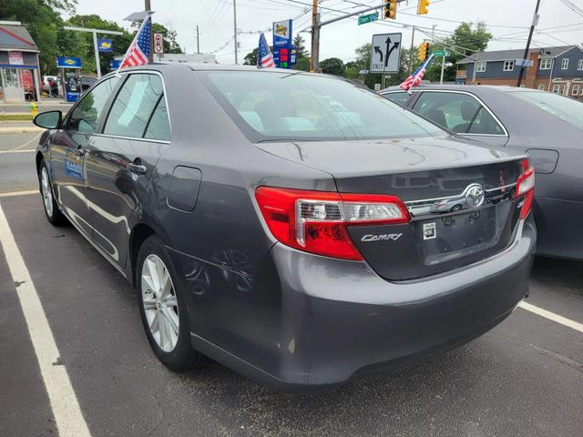Photo of 2014 Gray Toyota Camry