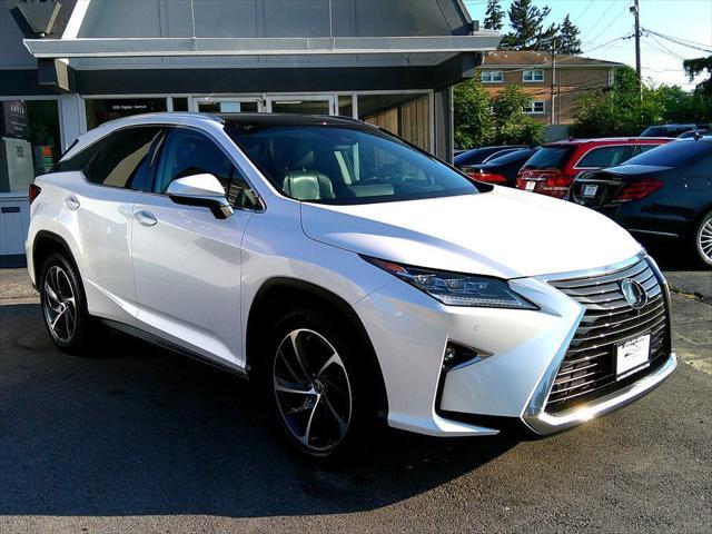 Photo of 2018 Eminent White Pearl Lexus RX 350