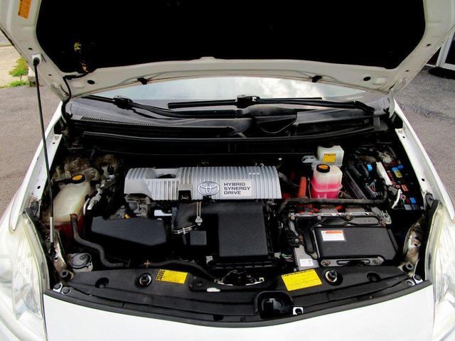 Photo of 2014 Blizzard Pearl Toyota Prius