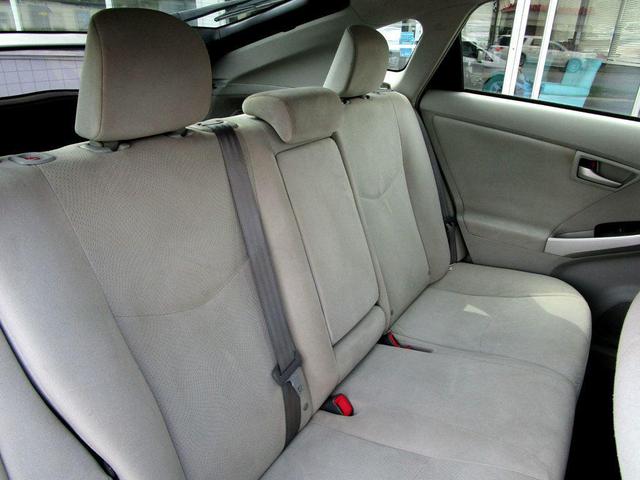 Photo of 2014 Blizzard Pearl Toyota Prius