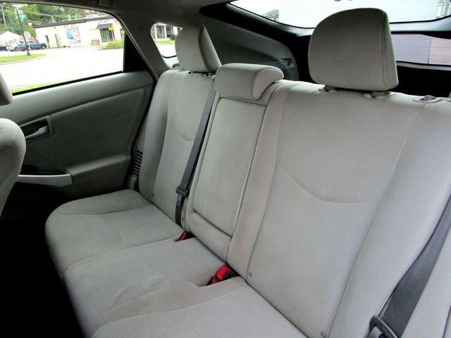 Photo of 2014 Blizzard Pearl Toyota Prius