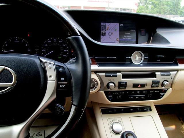 Photo of 2013 Obsidian Lexus ES 350
