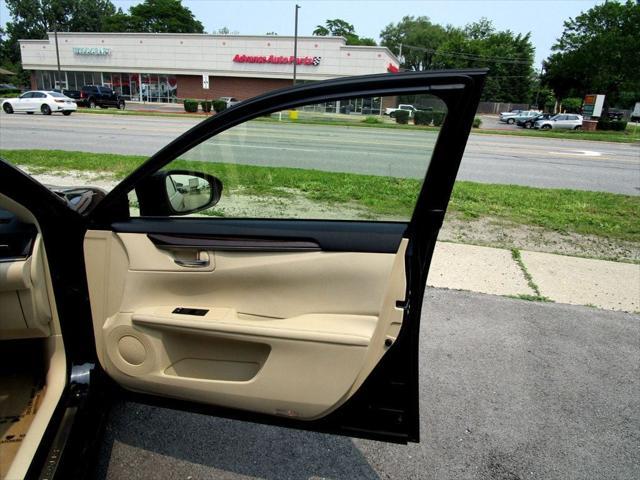 Photo of 2013 Obsidian Lexus ES 350