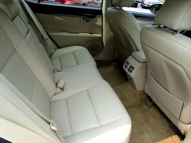 Photo of 2013 Obsidian Lexus ES 350