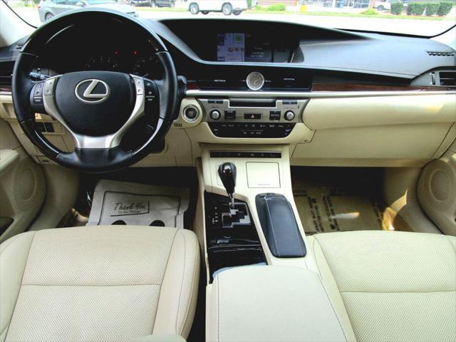 Photo of 2013 Obsidian Lexus ES 350