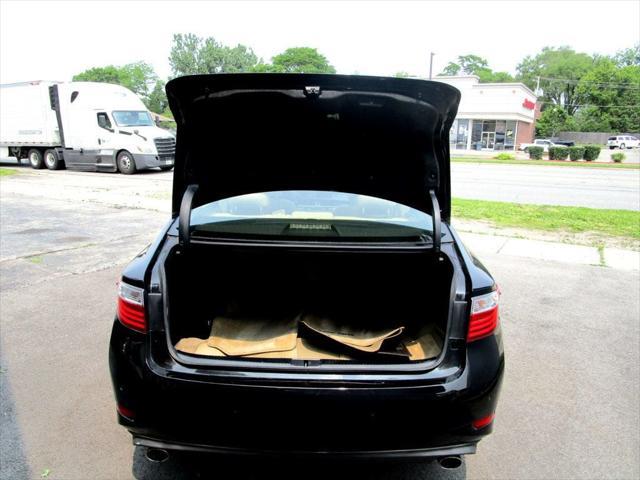 Photo of 2013 Obsidian Lexus ES 350