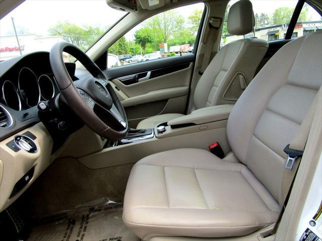 Photo of 2014 Diamond White Metallic Mercedes-Benz C-Class