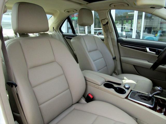 Photo of 2014 Diamond White Metallic Mercedes-Benz C-Class