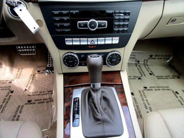 Photo of 2014 Diamond White Metallic Mercedes-Benz C-Class