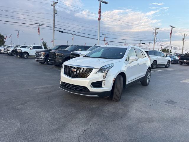 Photo of 2023 Crystal White Cadillac XT5