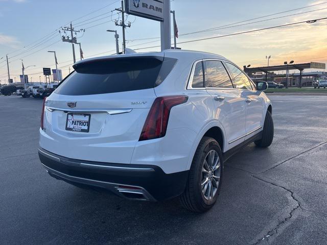 Photo of 2023 Crystal White Cadillac XT5