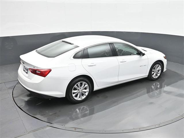 Photo of 2024 Summit White Chevrolet Malibu