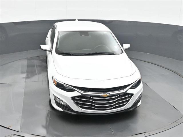 Photo of 2024 Summit White Chevrolet Malibu