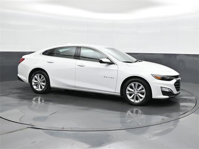 Photo of 2024 Summit White Chevrolet Malibu