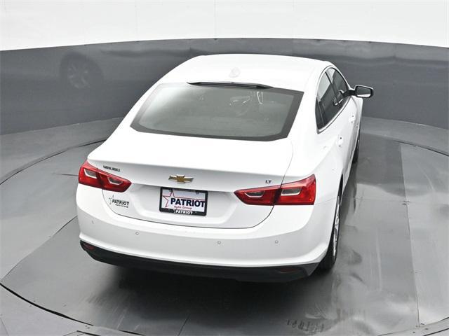 Photo of 2024 Summit White Chevrolet Malibu