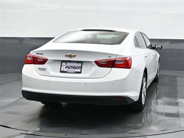 Photo of 2024 Summit White Chevrolet Malibu