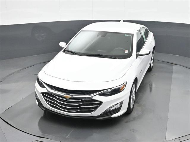 Photo of 2024 Summit White Chevrolet Malibu