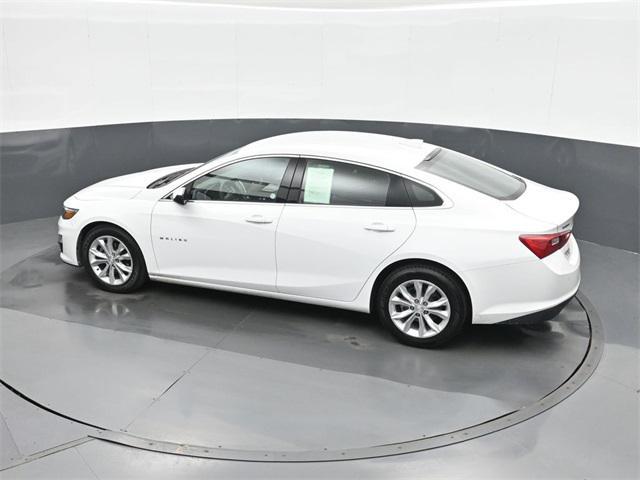Photo of 2024 Summit White Chevrolet Malibu