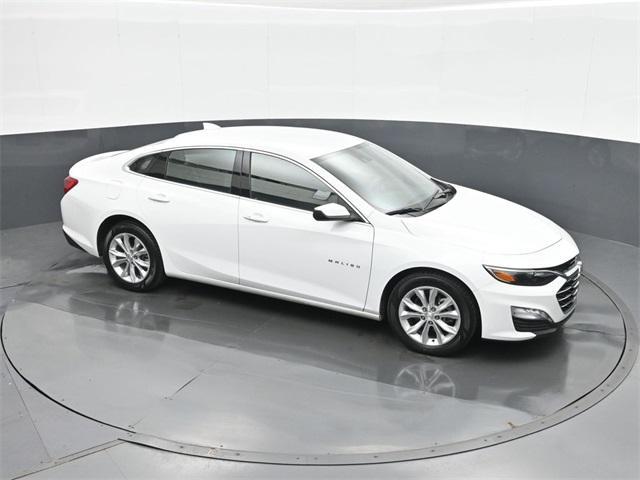 Photo of 2024 Summit White Chevrolet Malibu