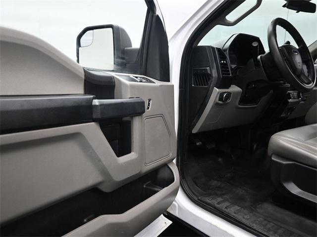 Photo of 2016 Oxford White Ford F-150