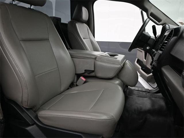 Photo of 2016 Oxford White Ford F-150
