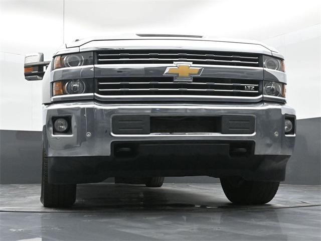 Photo of 2018 Summit White Chevrolet Silverado 2500