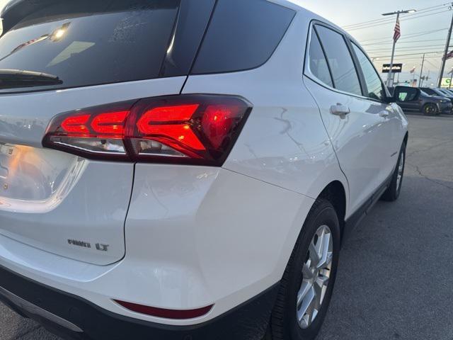 Photo of 2023 Summit White Chevrolet Equinox