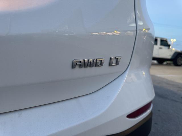 Photo of 2023 Summit White Chevrolet Equinox