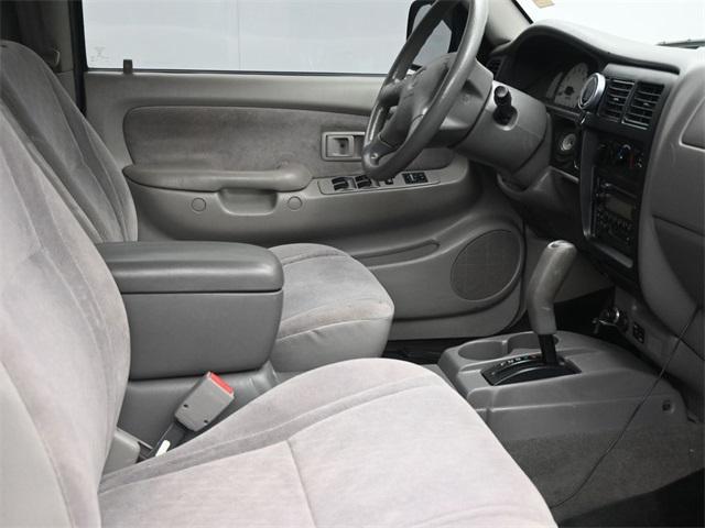 Photo of 2003 Lunar Mist Metallic Toyota Tacoma