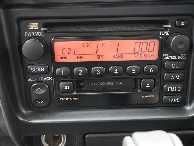 Photo of 2003 Lunar Mist Metallic Toyota Tacoma