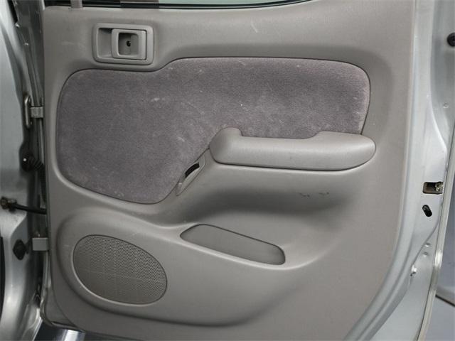 Photo of 2003 Lunar Mist Metallic Toyota Tacoma
