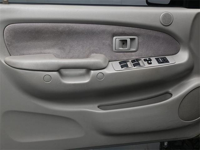 Photo of 2003 Lunar Mist Metallic Toyota Tacoma