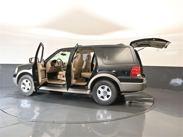 Photo of 2004 True Blue Clearcoat Metallic Ford Expedition