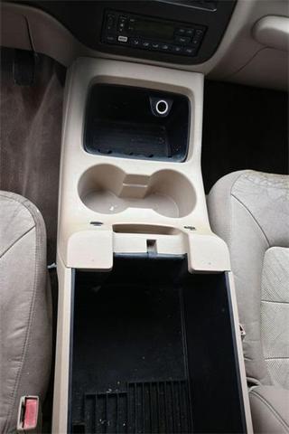 Photo of 2004 True Blue Clearcoat Metallic Ford Expedition