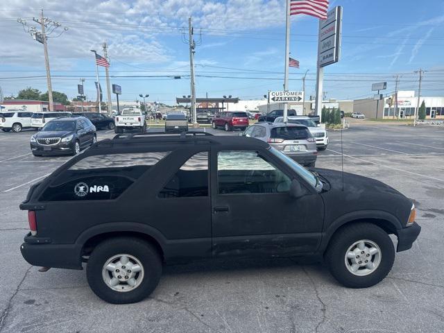 Photo of 1996 Black Chevrolet Blazer