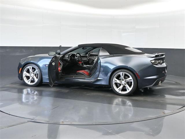 Photo of 2020 Shadow Gray Metallic Chevrolet Camaro