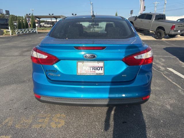Photo of 2012 Race Red Ford Focus