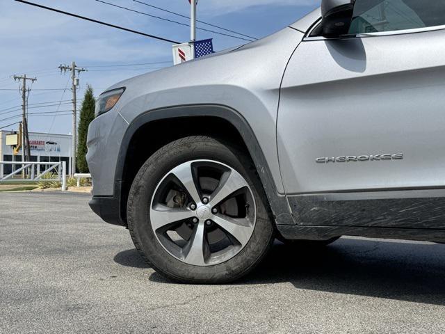 Photo of 2019 Billet Silver Metallic Clearcoat Jeep Cherokee