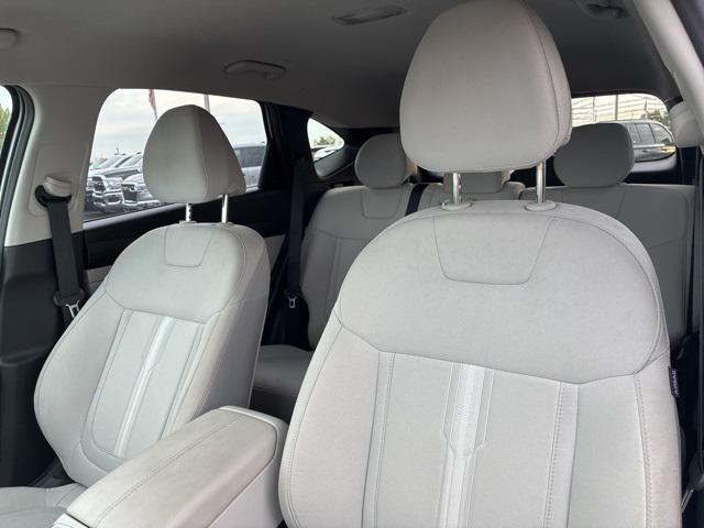 Photo of 2025 Serenity White Pearl Hyundai TUCSON