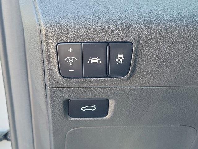 Photo of 2022 Wolf Gray Kia K5
