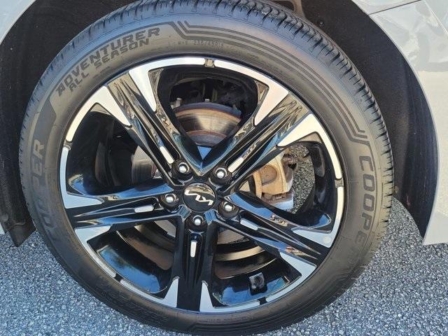 Photo of 2022 Wolf Gray Kia K5