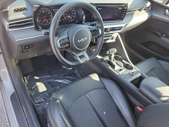 Photo of 2022 Wolf Gray Kia K5