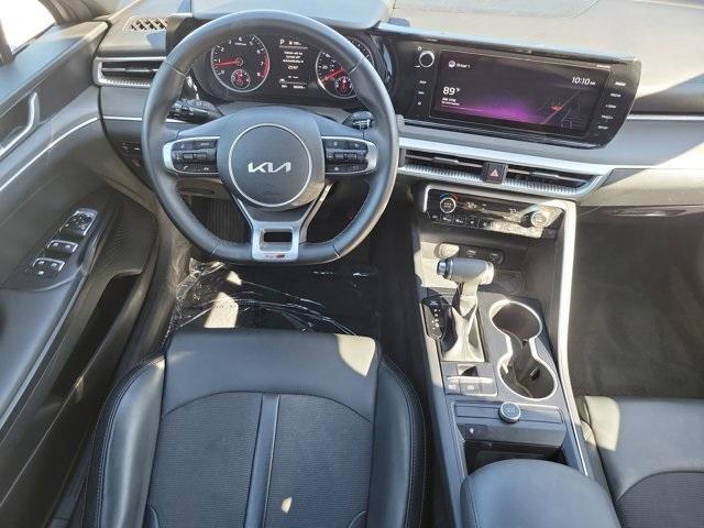 Photo of 2022 Wolf Gray Kia K5