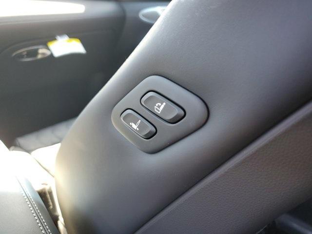 Photo of 2024 Uyuni White Genesis GV70