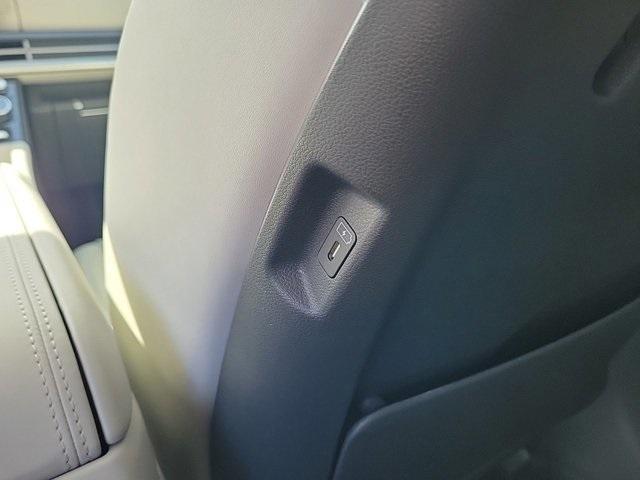 Photo of 2025 Shimmering Silver Hyundai SANTA FE