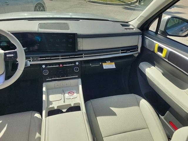 Photo of 2025 Shimmering Silver Hyundai SANTA FE