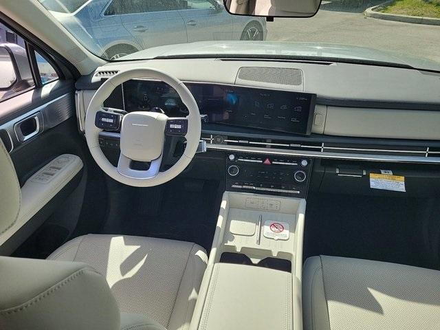 Photo of 2025 Shimmering Silver Hyundai SANTA FE