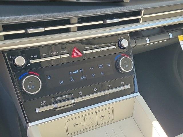 Photo of 2025 Shimmering Silver Hyundai SANTA FE