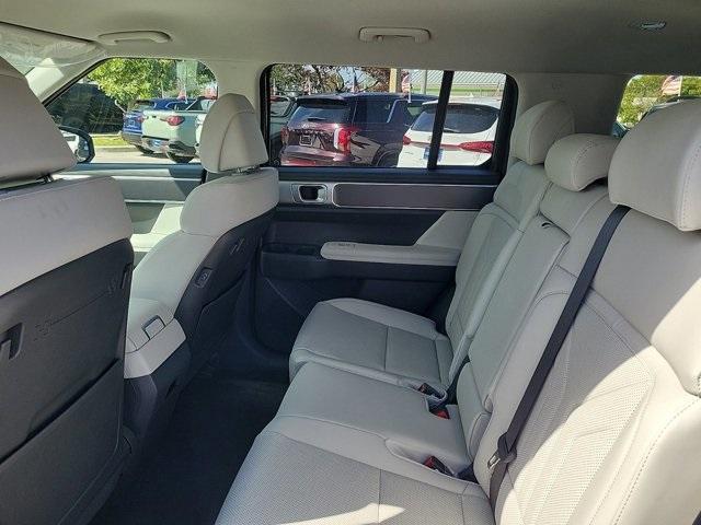 Photo of 2025 Shimmering Silver Hyundai SANTA FE