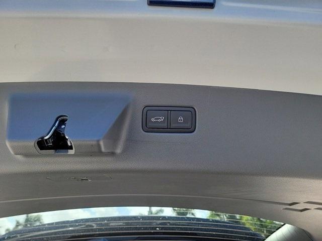 Photo of 2025 Shimmering Silver Hyundai SANTA FE